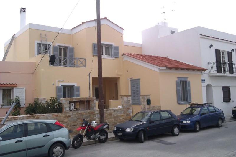 Διόροφη κατοικία στην Ερμούπολη