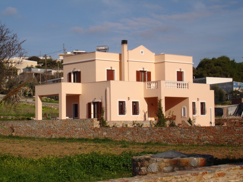 Διόροφη κατοικία στη Παρακοπή